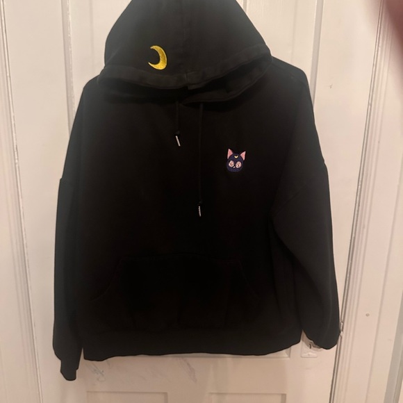 Large black hoodie embroidered with Luna and sailor moon crescent - Picture 1 of 3